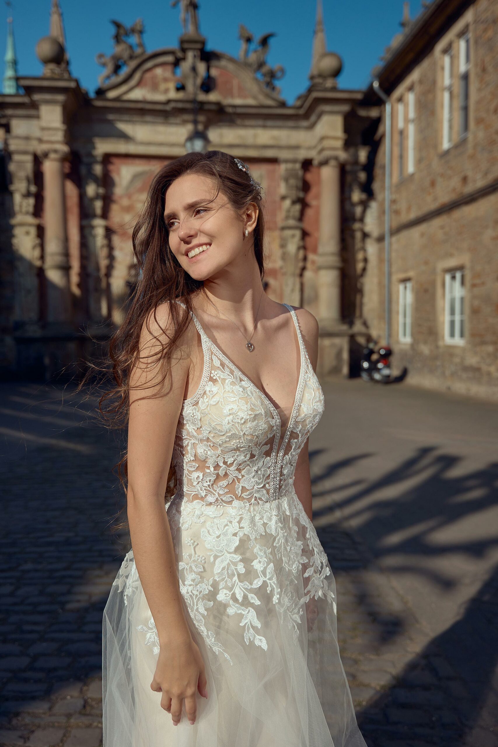 Günstiges Brautkleid B2307 (1) Juno Brautoutlet Brautmode in Meinersen