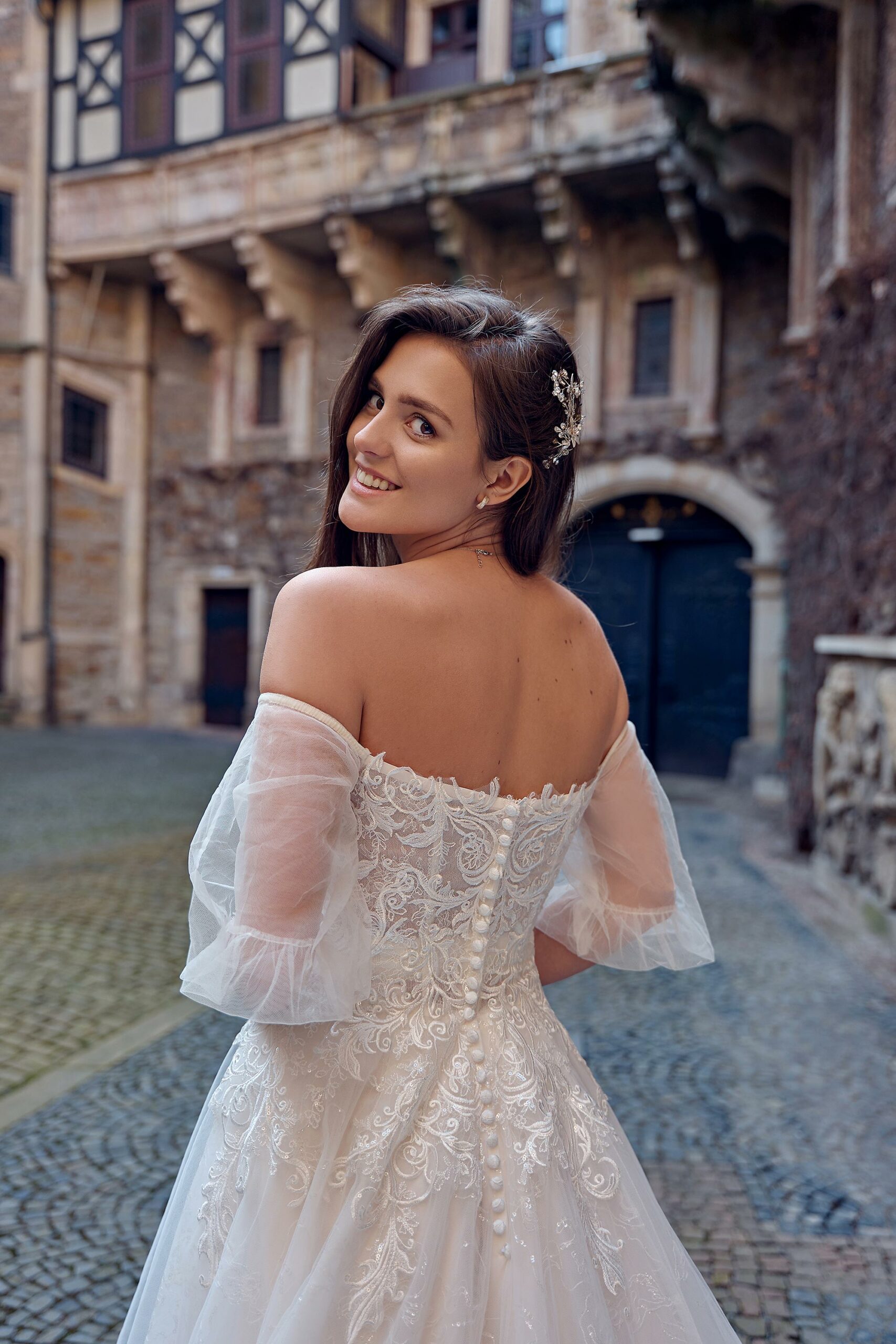 Günstiges Brautkleid B2310 (4) Juno Brautoutlet Brautmode in Meinersen